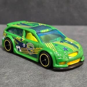 Hot Wheels Audacious 2014 HW City HW Goal  Diecast Car Toy